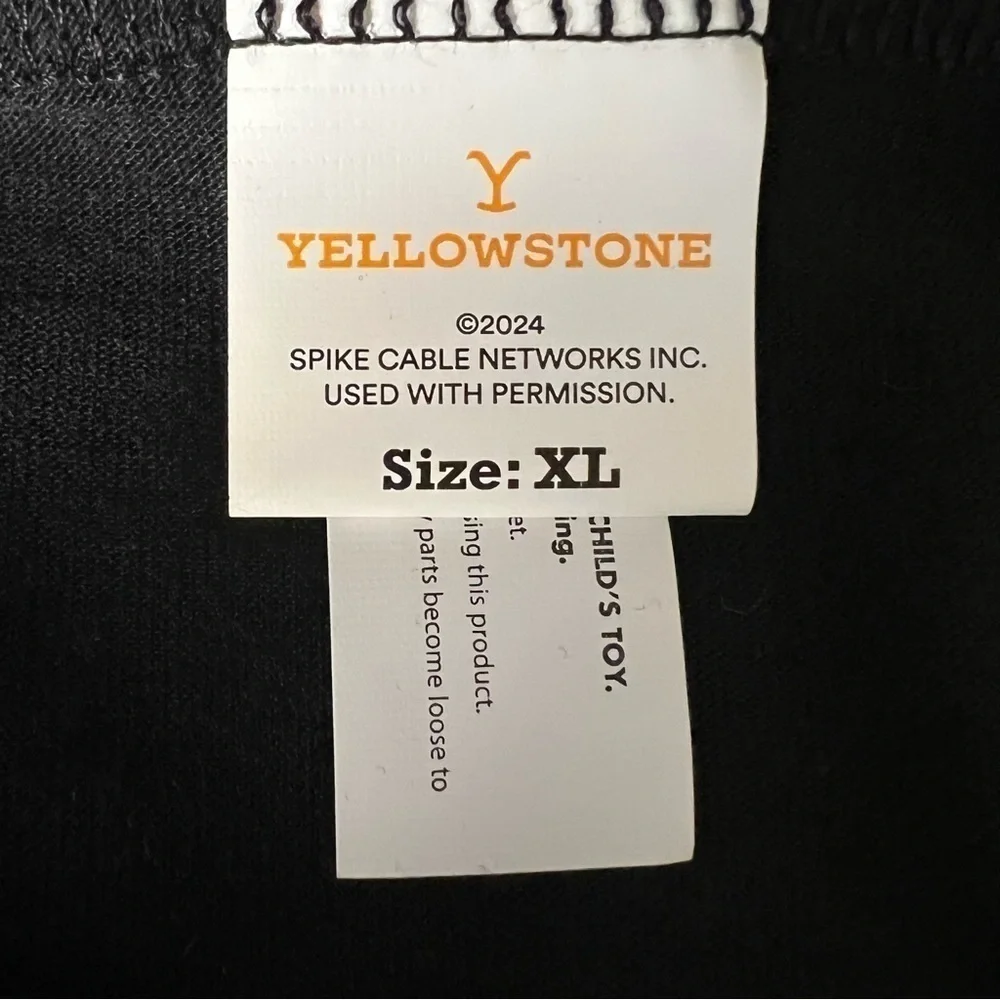 NWT Yellowstone dog T-Shirt size XL